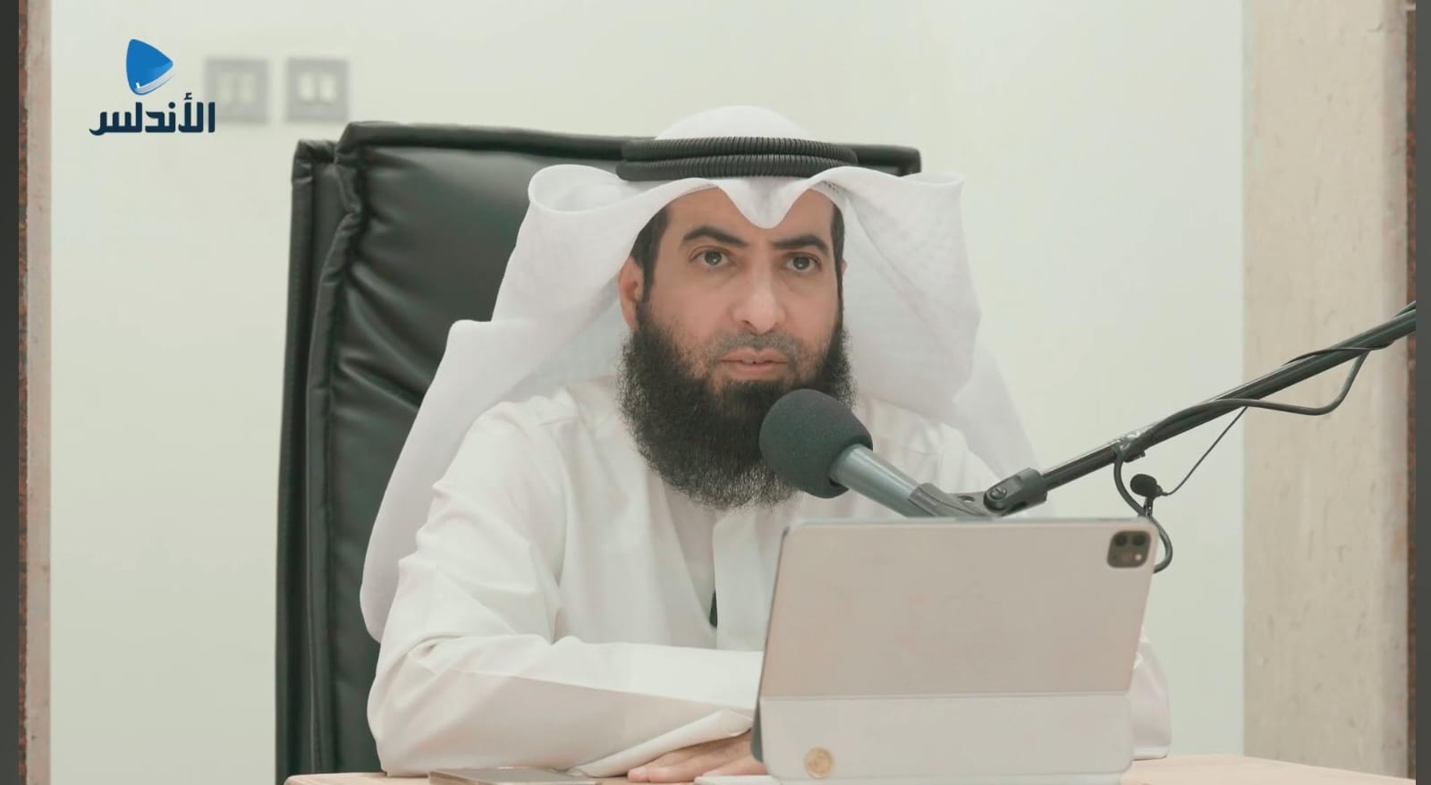 الدكتور علي الوسمي